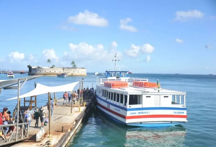 Bom fluxo de passageiros na Travessia SalvadorMorro de São Paulo nesta quinta-feira (4)